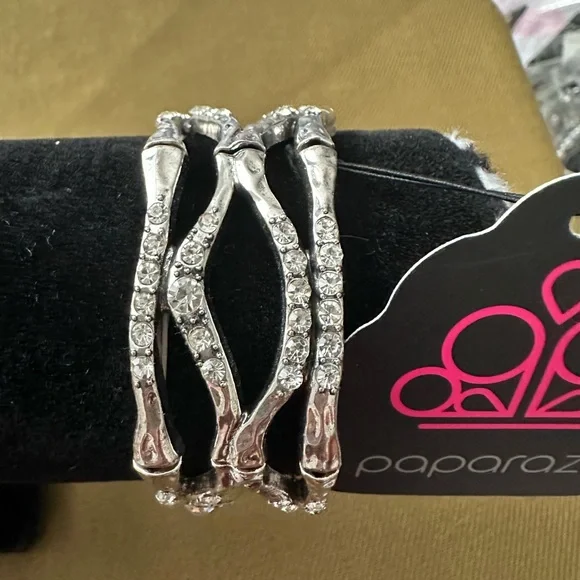 Paparazzi Silver Cross Country Rhinestone stretchy Bracelet - Picture 2 of 3